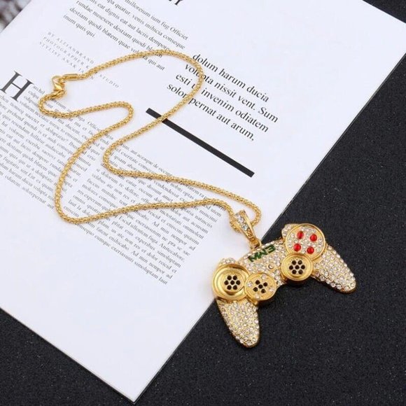 Iced Gold Gaming Controller Necklace, Video Game,‎ XBOX PS2 PS3 PS4 PS5 - Picture 4 of 6